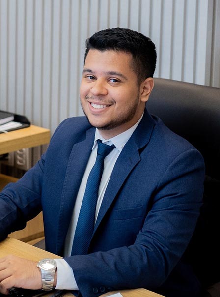 Dr. RENAN ABDONAdvogado Especialista e Sócio Proprietário.